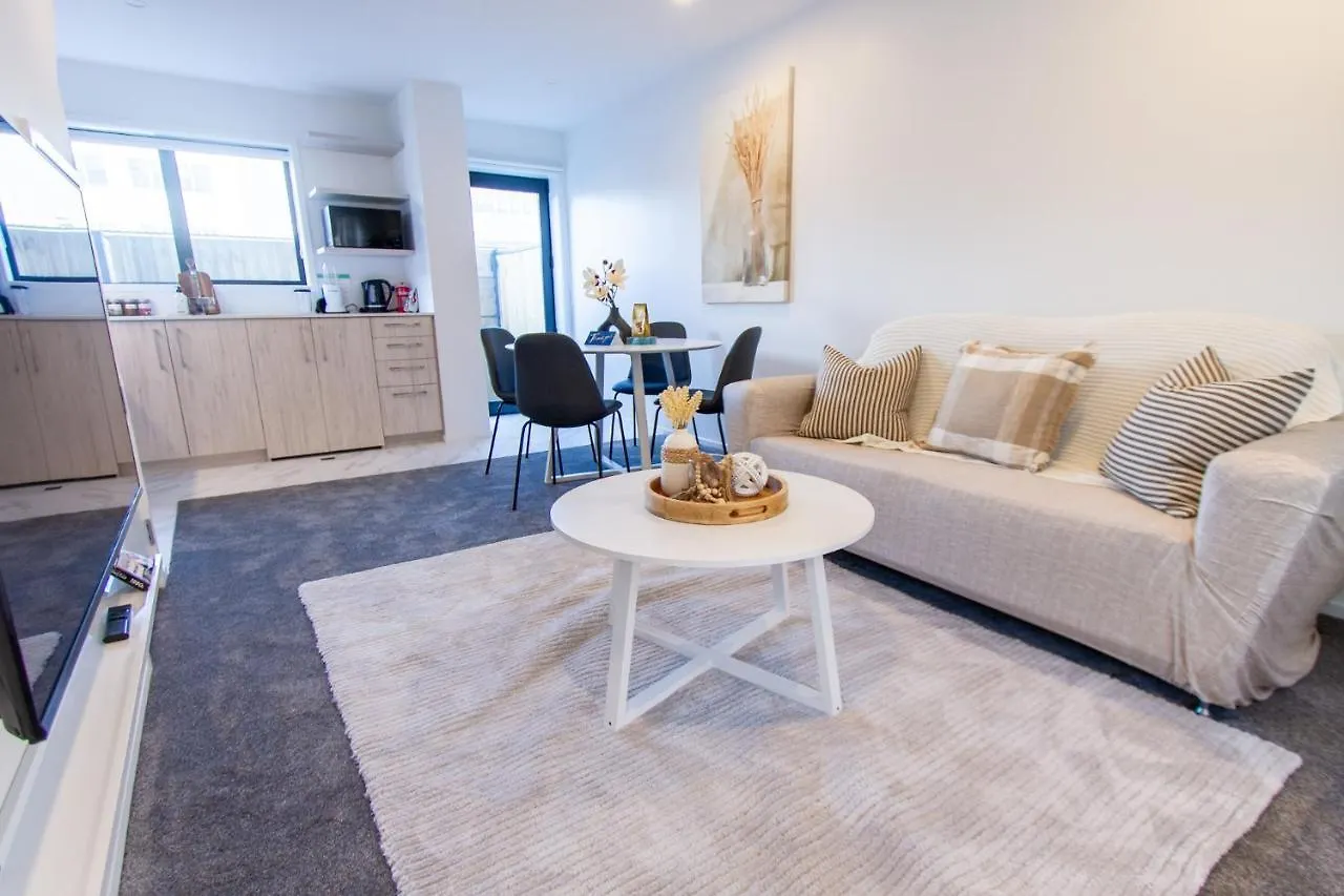 Stylish 2-Bedroom Haven Next To Hagley Park Christchurch Apartment