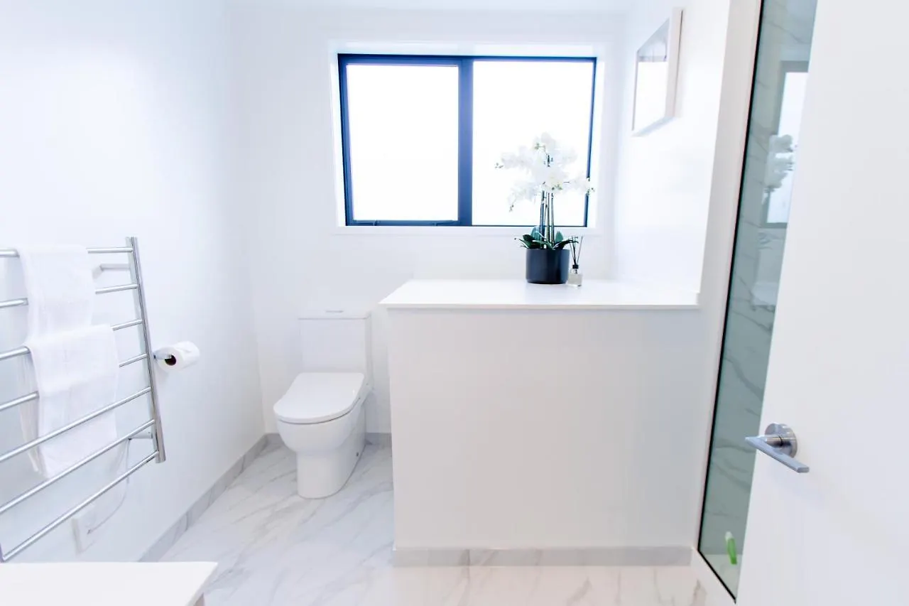 Stylish 2-Bedroom Haven Next To Hagley Park Christchurch Apartment