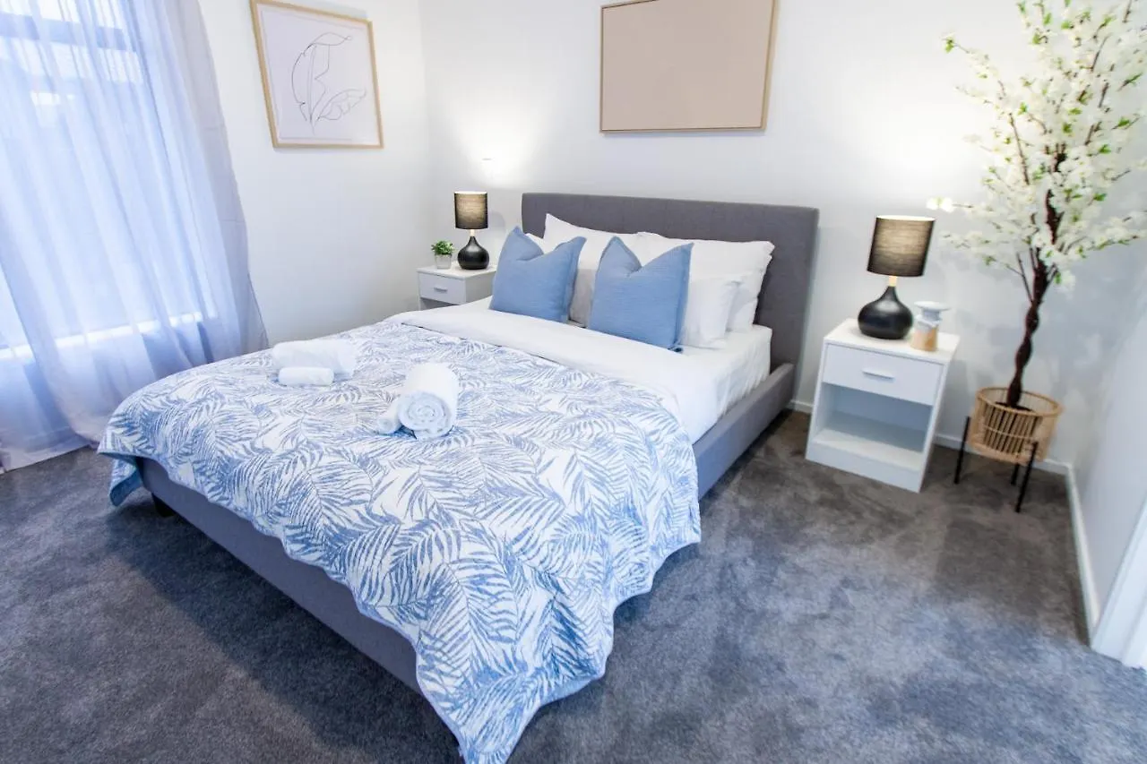 Stylish 2-Bedroom Haven Next To Hagley Park Christchurch Apartment